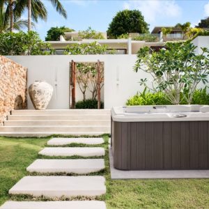 Jacuzzi® Hot Tub J-215™